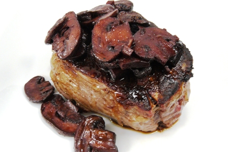 Steaks au Poivre with Drunken Mushrooms