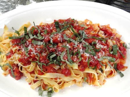 tagliatelle al pomodoro